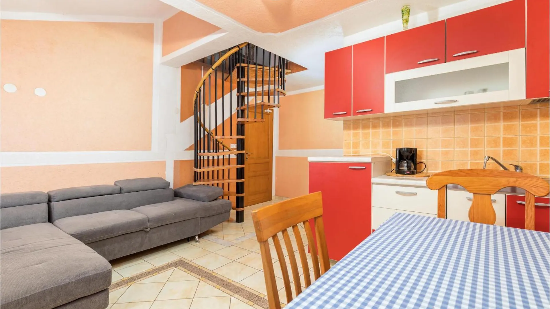 1 Bedroom Stunning Apartment In Fažana